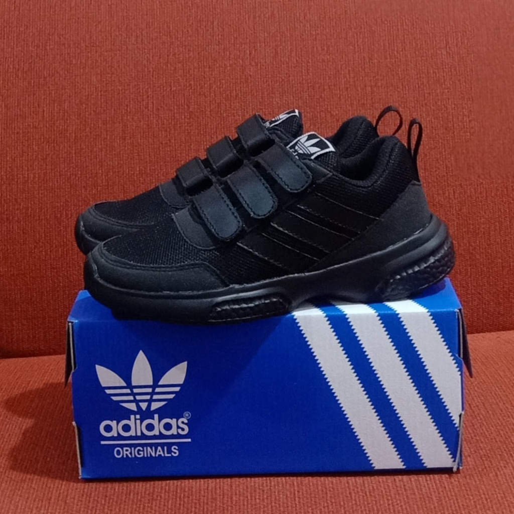 sepatu sekolah anak SD SMP sepatu full hitam sepatu sneaker anak fashion