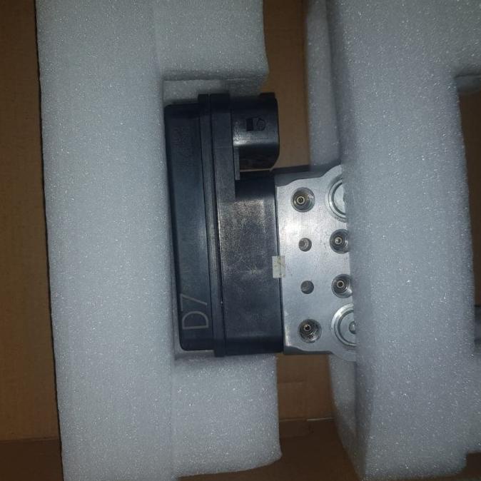 AVRIL - modul Abs Actuator Abs Toyota Rush Terios D7