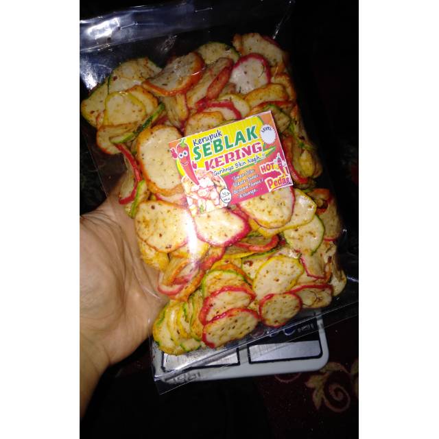 

Kerupuk seblak kering