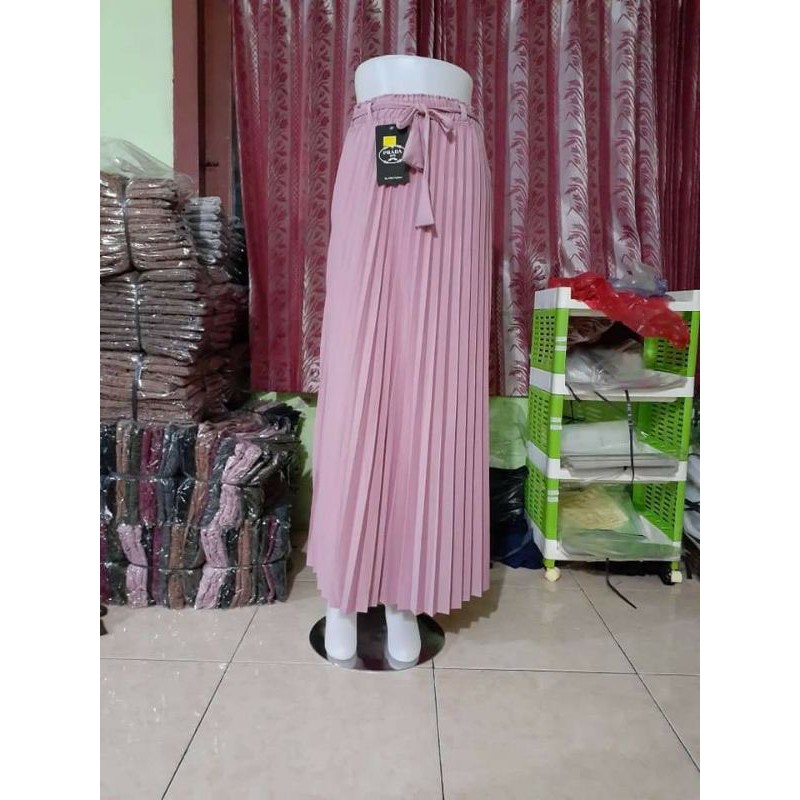 Plisket Bawahan Kebaya Rok Bawahan Kebaya Rok Plisket Tebal Rok Bawahan Rok Plisket Tebal Ori  Rok Bawahan Panjang Rok Plisket Tali PremiumRok Plisket Kebaya Bawahan Kebaya Plisket Bawahan Plisket Rok Rok Plisket Bahan Tebal Rok Bawahan Wanita-Dusty pink