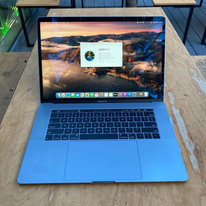 Macbook Pro 15 inch 2018 2017 2016 intel Core i7 Ram 16Gb Ssd 256/512Gb Dual VGA