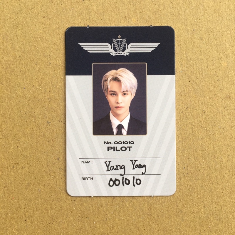 [ Ready ] pilot cards member yangyang season greetings sg set 2022 new year md merch official greeti