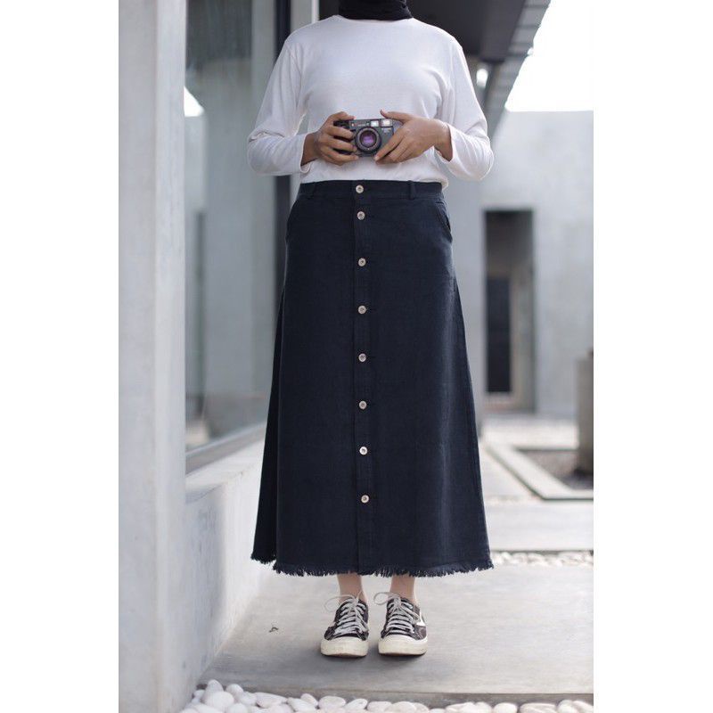 Rok span jeans panjang rawis kancing deret rok span jeans