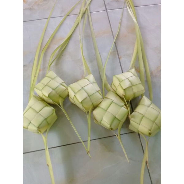 

Cangkang Ketupat/Ketupat Kosong/Ketupat Lebaran Perbiji