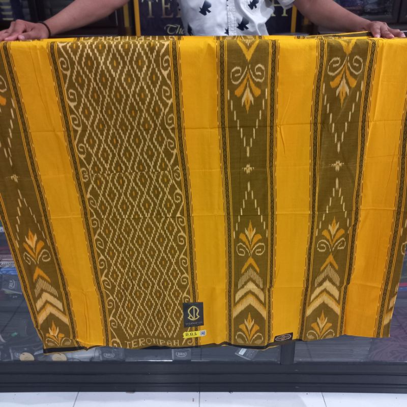 Sarung Terompah Motif Mustamin, Donggala dan Kawung (Bonus Songkok)