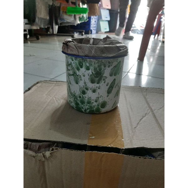 Mug lurik enamel 10 cm plus tutup