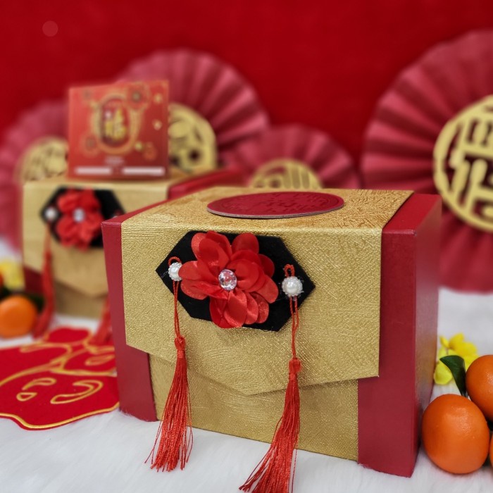 

Paket box dekorasi sakura hampers imlek cny parcel kado kue kering 32 - Box aja...