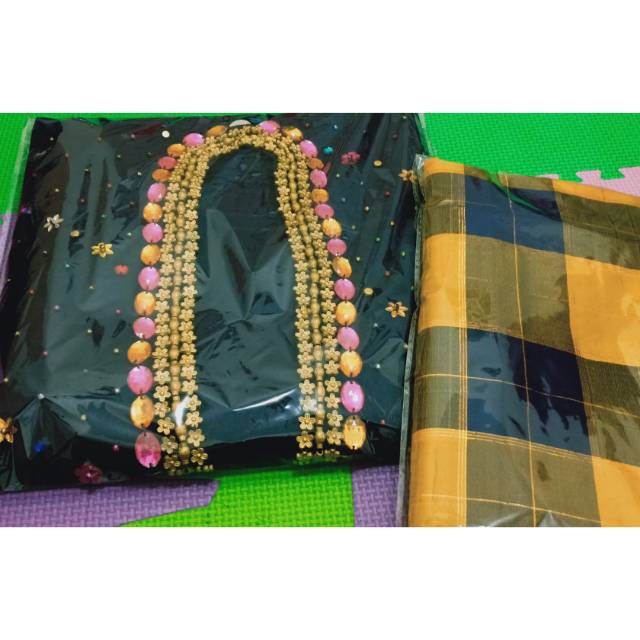 Set baju bodo dan sarung