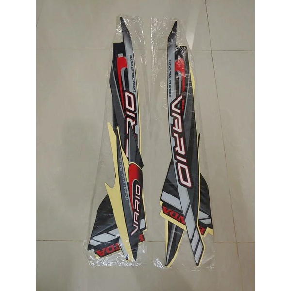 STRIPING STIKER LIS BODY MOTOR HONDA VARIO KARBU 110 TAHUN 2009 HITAM