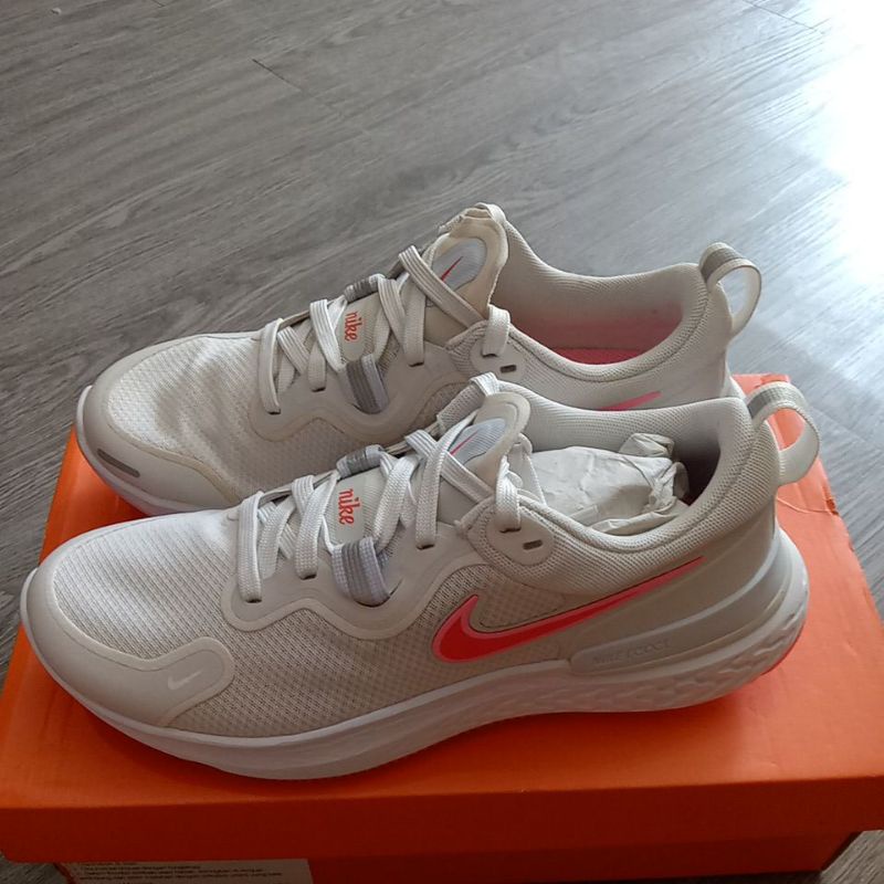 sepatu Nike WMNS Nike React Miler CW1778 010