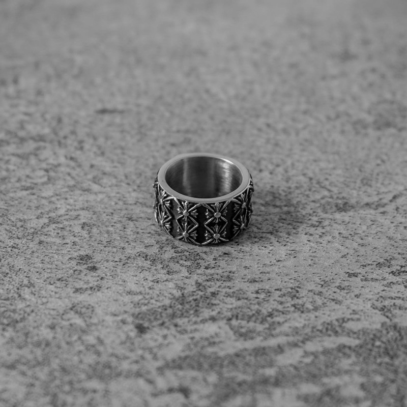 FAITH FADE - Cross Pattern Ring