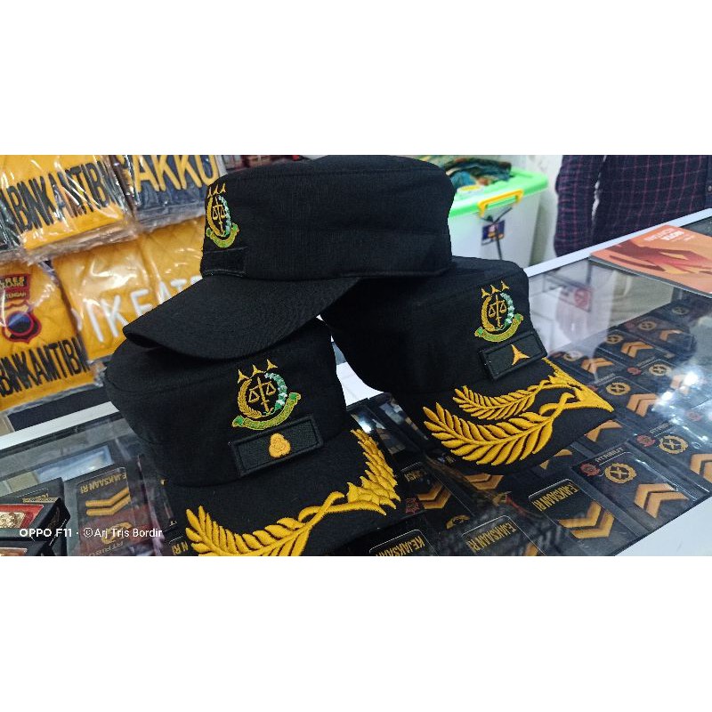 Topi Kejaksaan Plus Tempelan pangkat