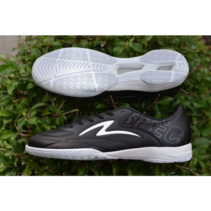 Sepatu futsal specs estadio in