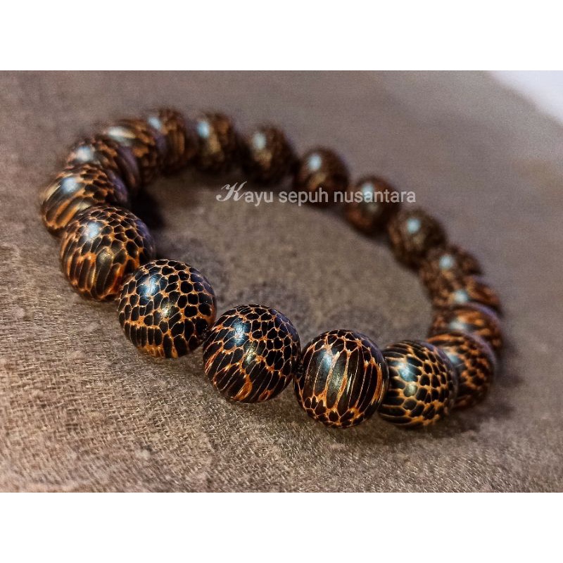 Gelang lewong hitam corak macan