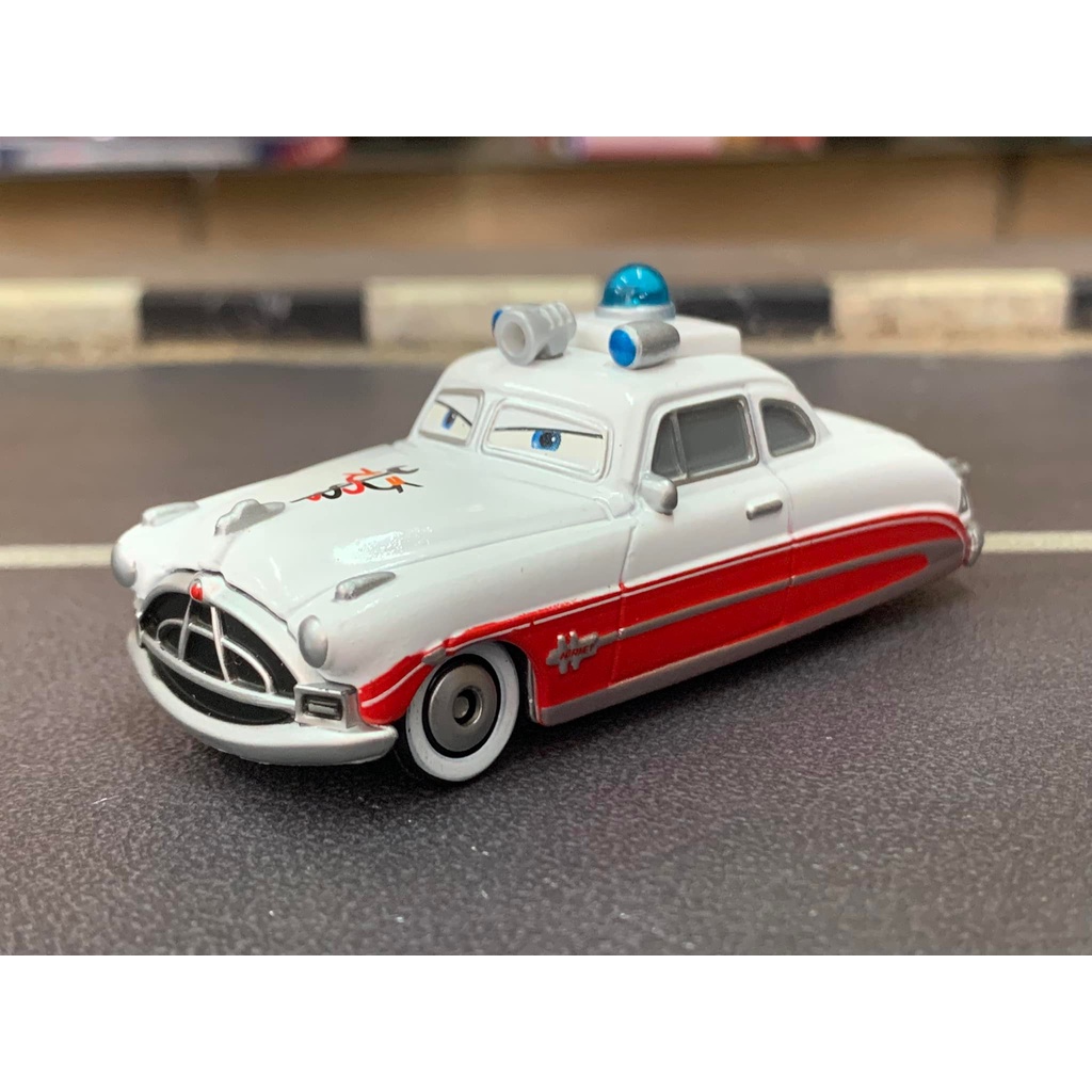 Tomica Disney Pixar Cars C39 Doc Hudson Ambulance Type Rescue Go Go