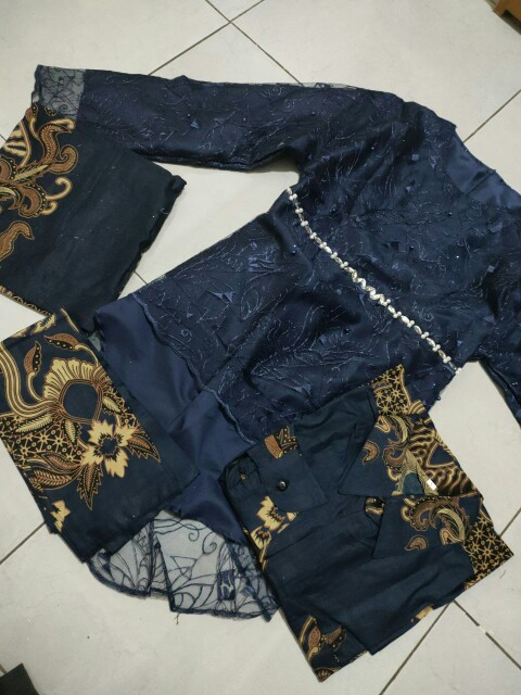 Batik Couple Kebaya Set Hanum Series Tunangan Lamaran Wisuda Kondangan Kekinian 2021