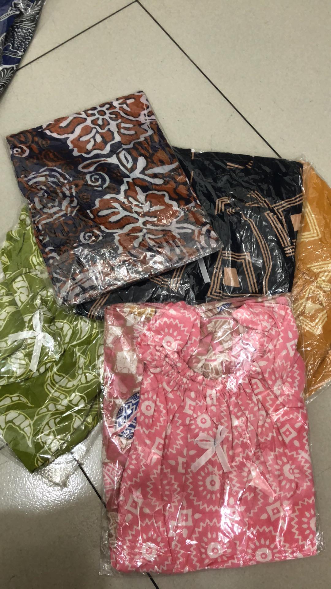 Dress Batik Rayon Anak - Tanpa Lengan / Ukuran Kecil - Motif Campur