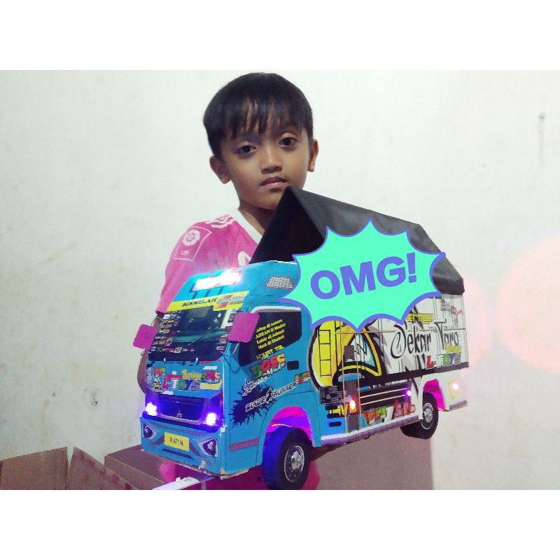 Miniatur truck oleng ,miniatur oleng jumbo , asli jumbo , dapet.nya juga jumbo