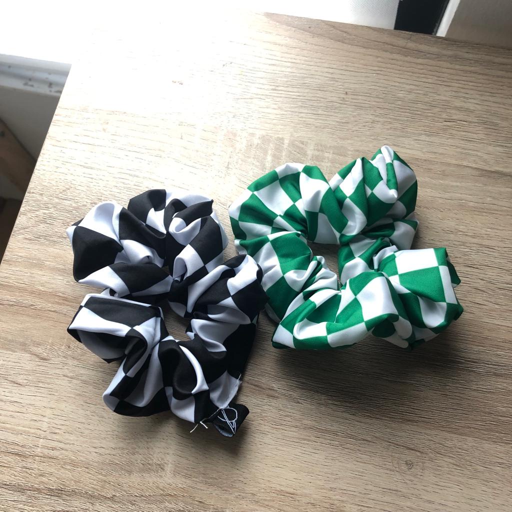 CHECKERED SCRUNCHIE