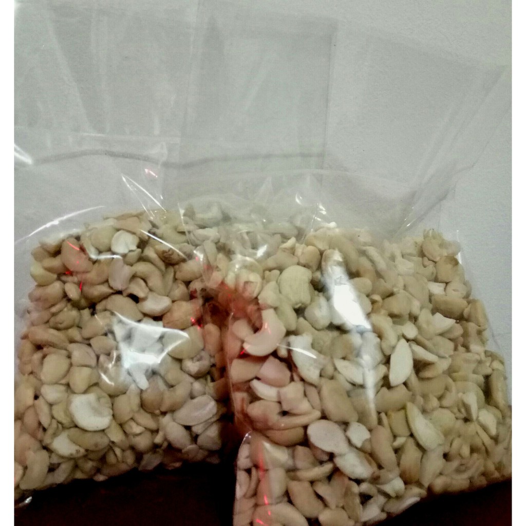 

Kacang Mede Mentah ( Mete ) Belah 4 Murah Harga Grosir