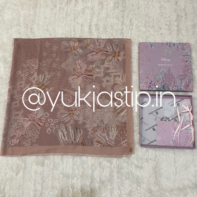 Buttonscarves Les Amities 1