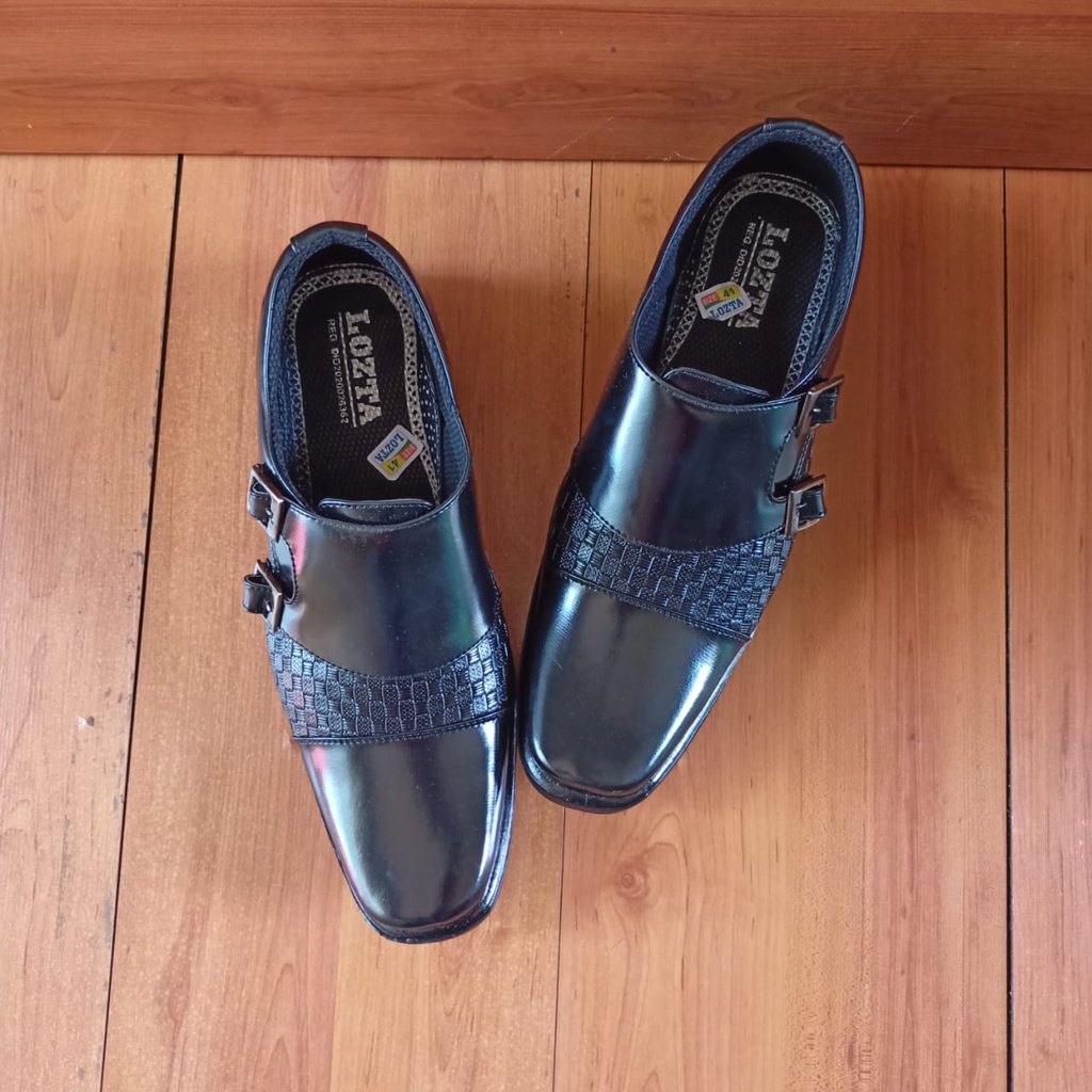 Sepatu Kerja Pria Formal Pantofel Bahan Kulit Sintetis Murah dan Elegan / Sepatu Fantofel Resmi Hitam Murah Simpel untuk Kerja Kantor, Wisuda, dan Bisnis