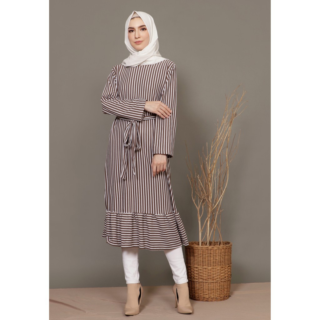 AshBeryl | Moccabennt Tunic | Dress | Pakaian Wanita | Hijab style | Casual Outfit | Tunik | 3/4