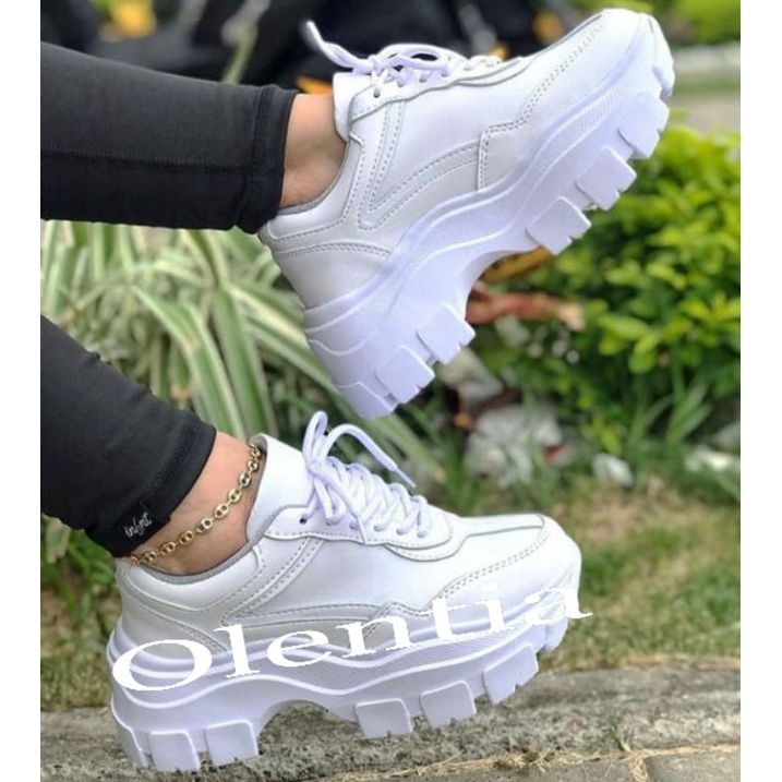 Sepatu Wanita Sepatu sneaker putih UB 62