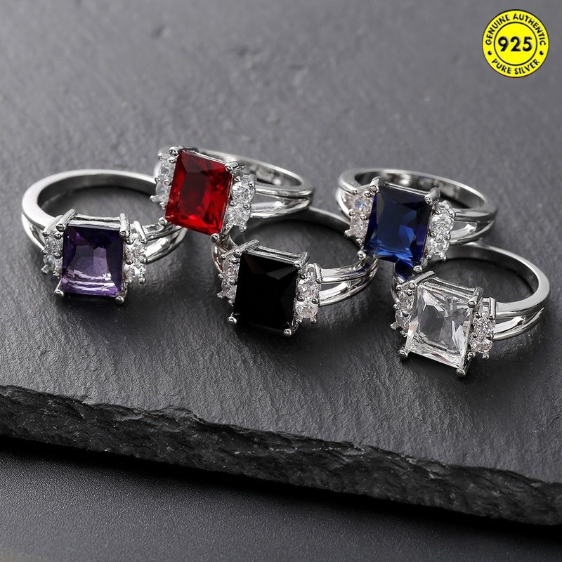 Cincin Berlian Bentuk Persegi Gaya Simple