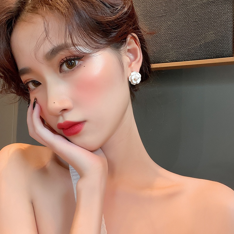 Anting Desain Bunga Camellia Bahan 925 Silver Needle Gaya Korea Untuk Wanita