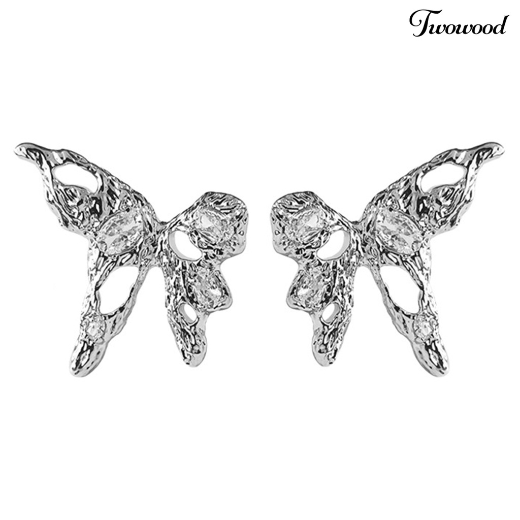 1 Pasang Anting Stud Desain Kupu-Kupu Aksen Berlian Imitasi Model Hollow Bahan Metal Untuk Aksesoris
