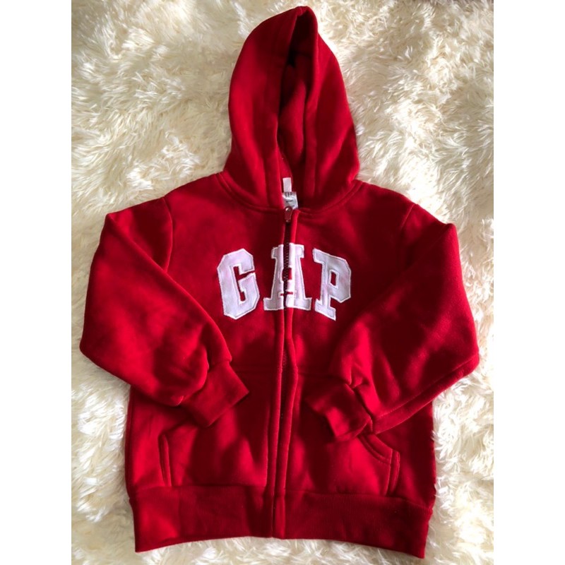 hoodie zipper GAP anak warna merah.