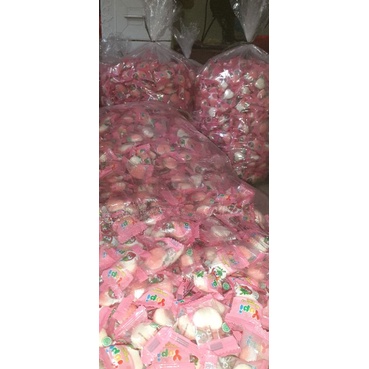 ECER || Yupi Kiss Strawberry 2.4 Gram expired 2025 /YS.OLSHOP2020