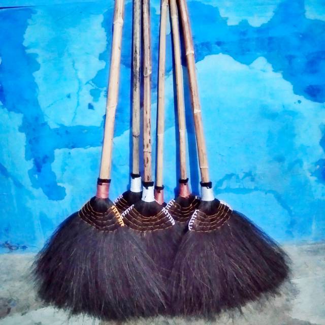 Sapu Lantai Ijuk Gagang Rotan Asli