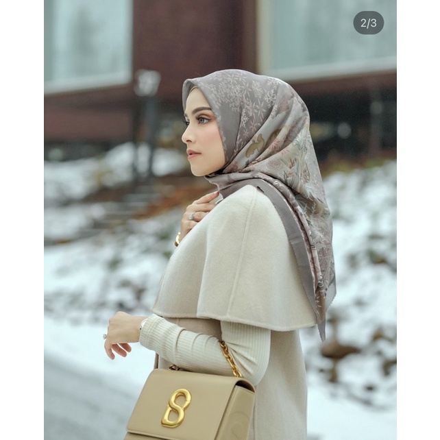 disney frozen x Buttonscarves frozen brunette [READY]