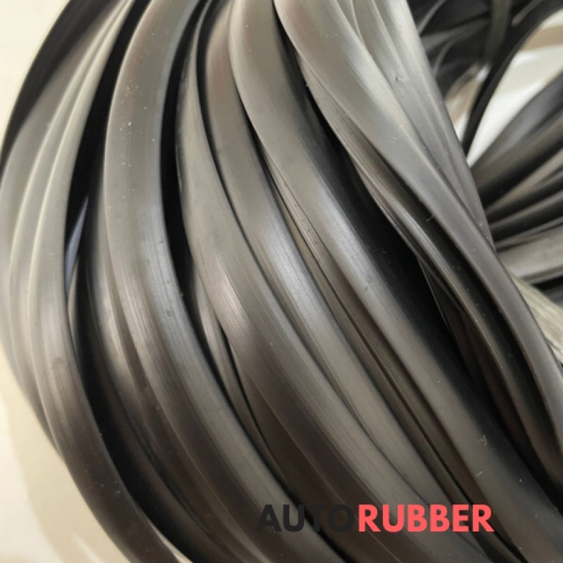 Karet List spakbor atau karet body kit atau karet Over Fender 1 Cm