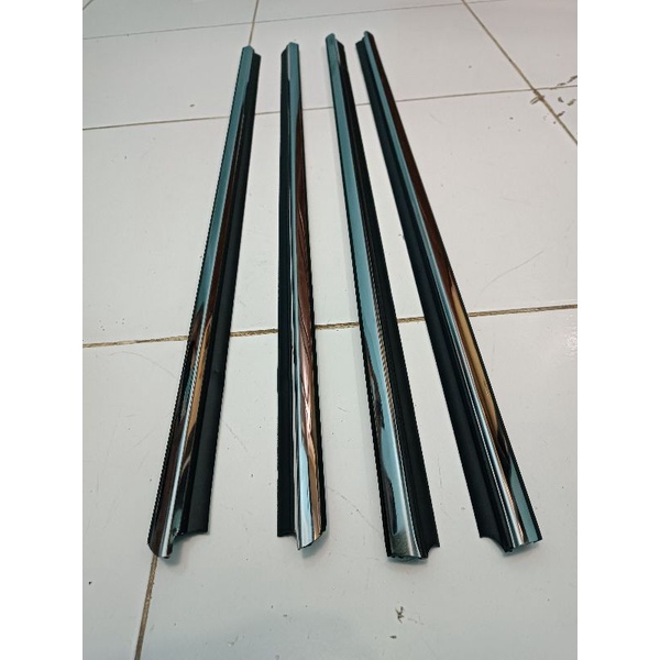 pelipit kaca Rush Terios lama chrome