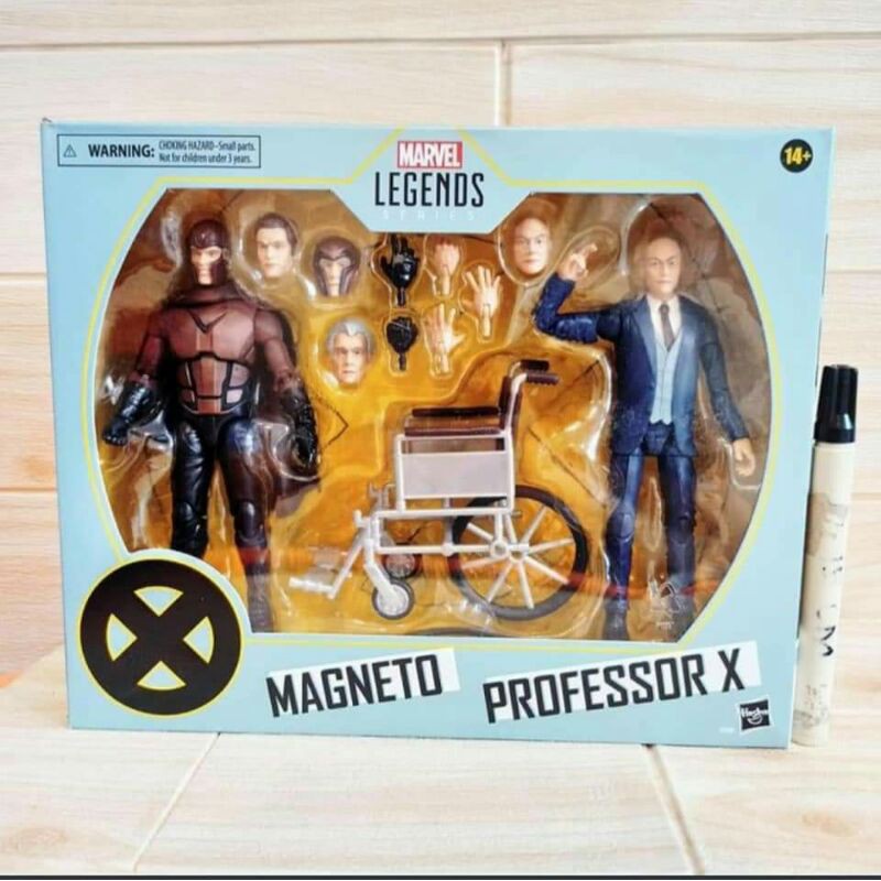 ML Magneto professor xXmen boxset
marvel legends by hasbro