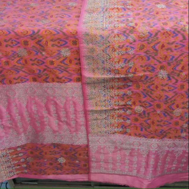 Songket tenun palembang