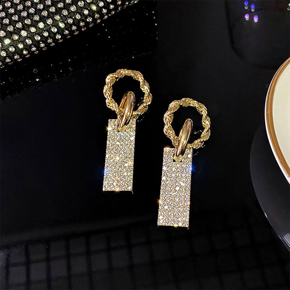 Mxbeauty Wanita Hoop Earrings Minoritas Manis Pesta Desain Fashion Temperamen Lady Berlian Imitasi Earrings