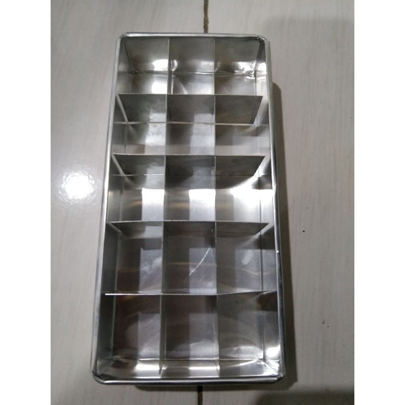 loyang sekat brownies 22x10x4 cm/loyang sekat harga murah