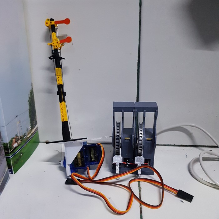 Semaphore sinyal masuk mekanik servo set skala HO 1 87 mang irin