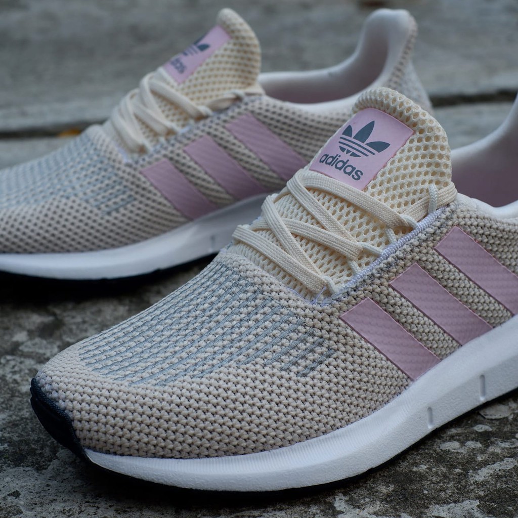 ADIDAS SWIF RUN
