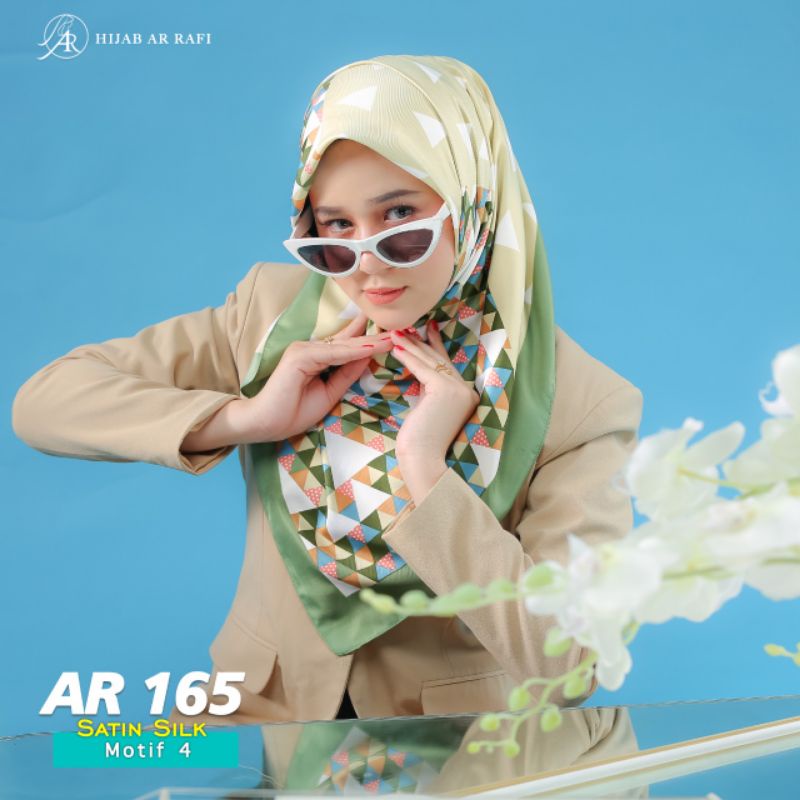 Ar 165 motif4 (segi4)