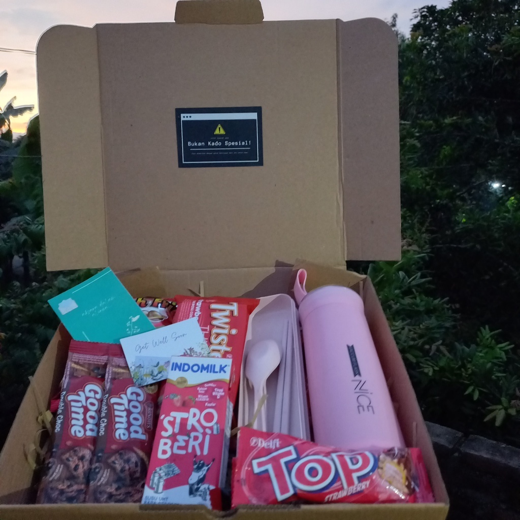 

Gift Box/hampers/kado pacar/Hadiah Ulang Tahun/Hadiah Wisuda/Hadiah Anniversary-RED SERRIES