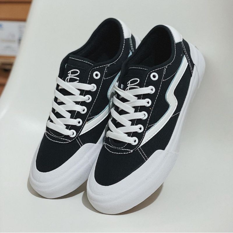 Patrobas new Ivan black white low