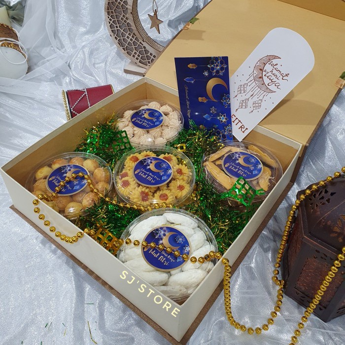 

Paket box hampers lebaran kue kering toples murah 24