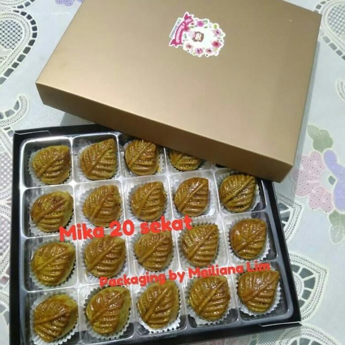 

Dus Box Nastar Mika 20 Sekat, Isi 10 Pcs 077