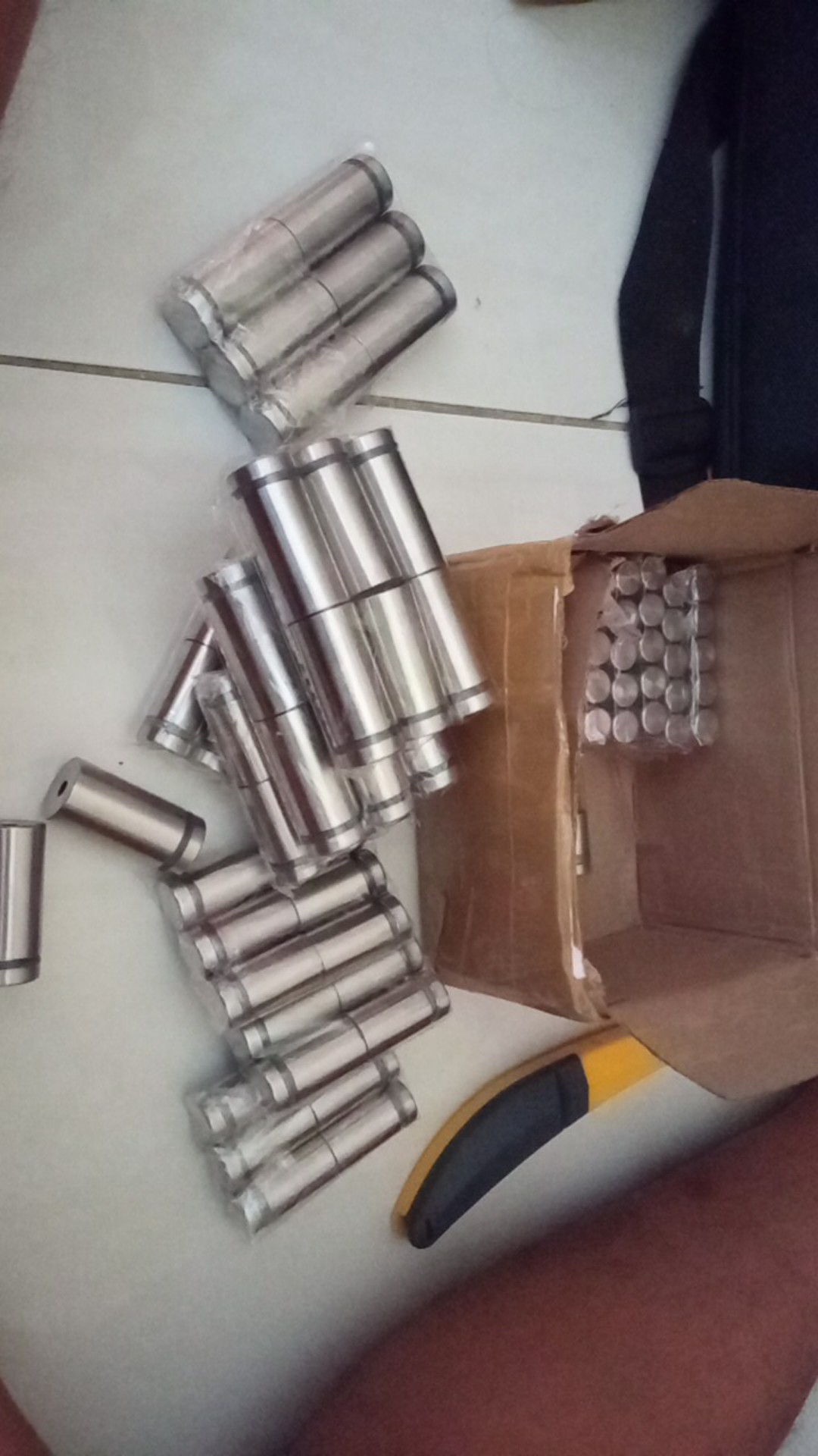 Baut Akrilik Pen Iklan Ukuran 18x40 Mm