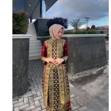 SETELAN MELISA TUNIK  SONGKET  ATASAN DAN ROK BATIK JUPRI RUMAH KEBAYA BANDUNG BATIK COUPLE SONGKET PALEMBANG RUMAH SONGKET BANDUNG